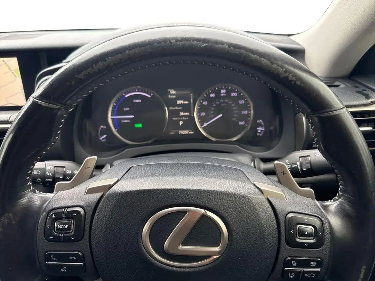 2017-lexus-is-300h-25-advance-big-12