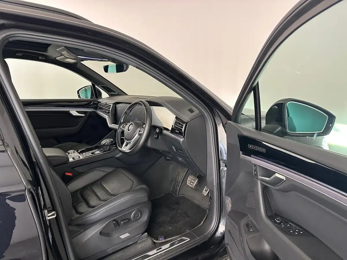 2020-volkswagen-touareg-30tdi-black-edition-286ps-big-24