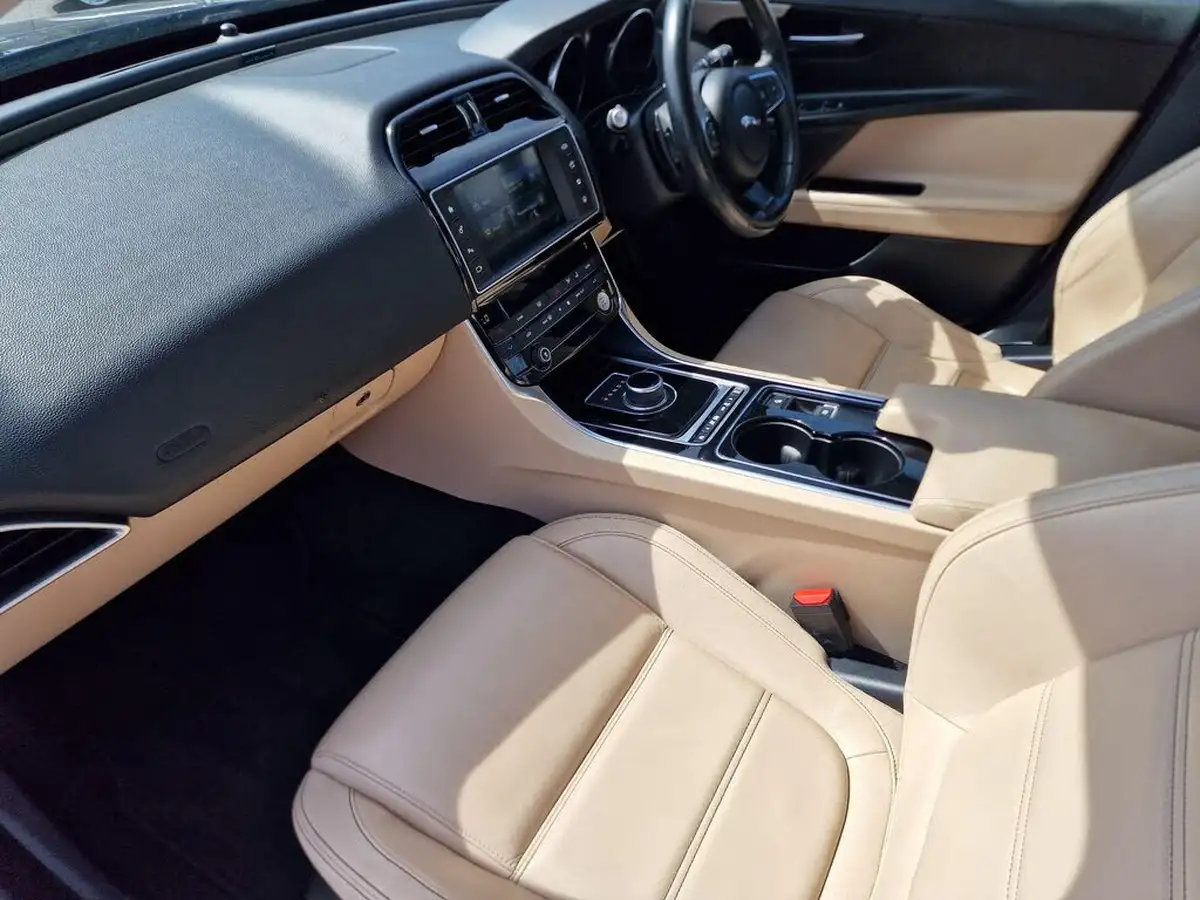 2017-jaguar-xe-20d-prestige-180ps-1999cc-auto-big-11