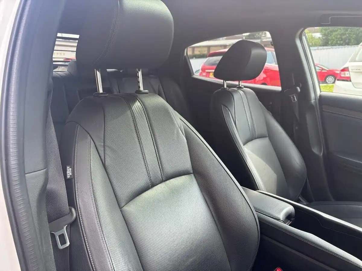 2018-honda-civic-16-i-dtec-ex-ss-hatchback-5d-big-10