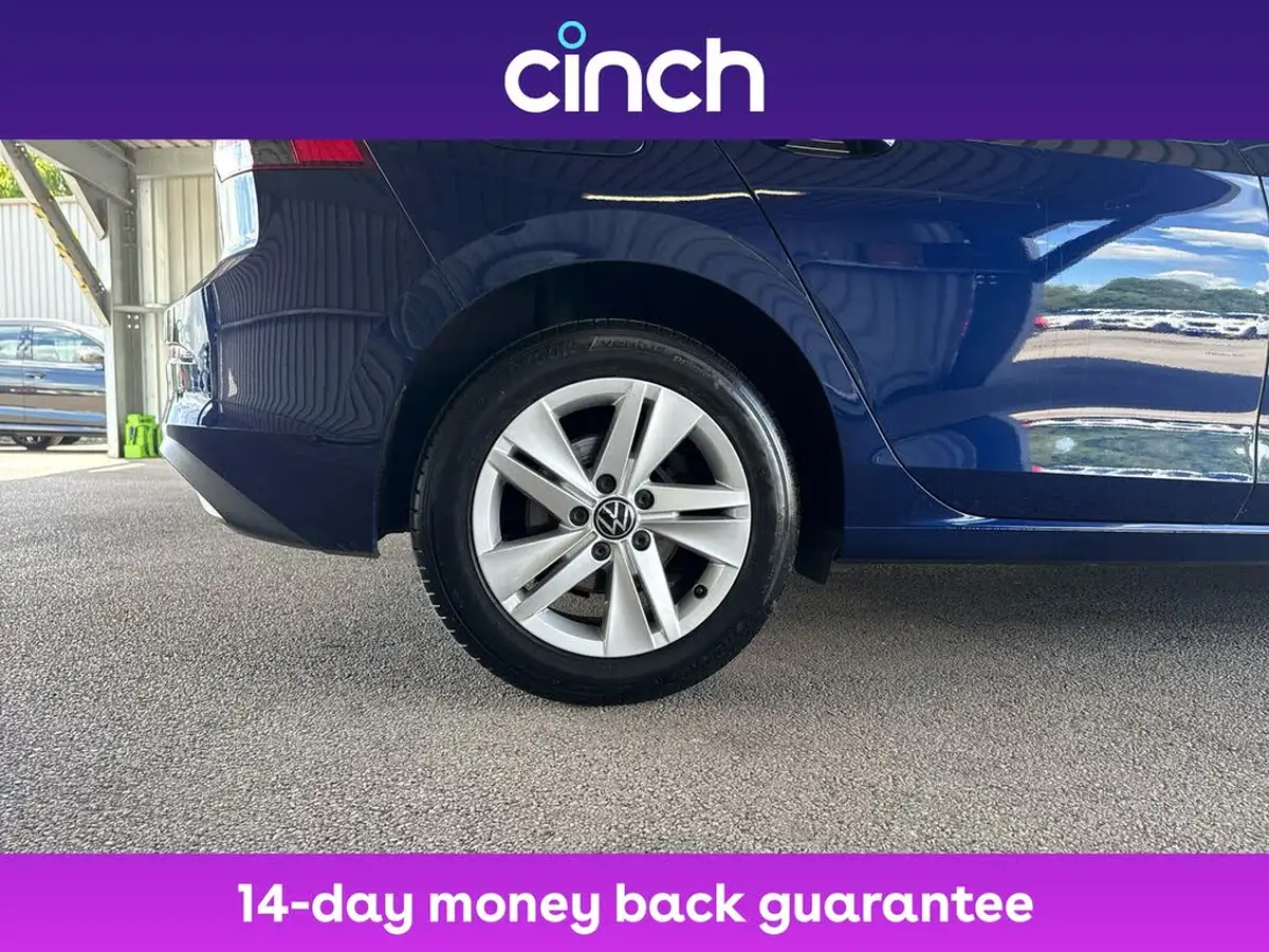2021-volkswagen-golf-20tdi-life-hatchback-big-25