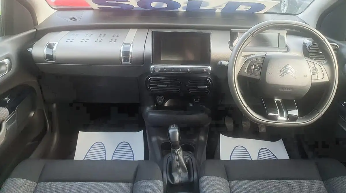 2015-citroen-c4-cactus-16bluehdi-flair-big-20