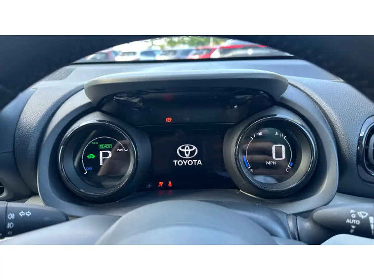 2022-toyota-yaris-cross-15-vvt-i-excel-city-packpan-roof-big-8