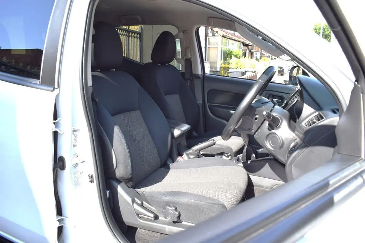 2021-mitsubishi-l200-22di-d-warrior-big-16