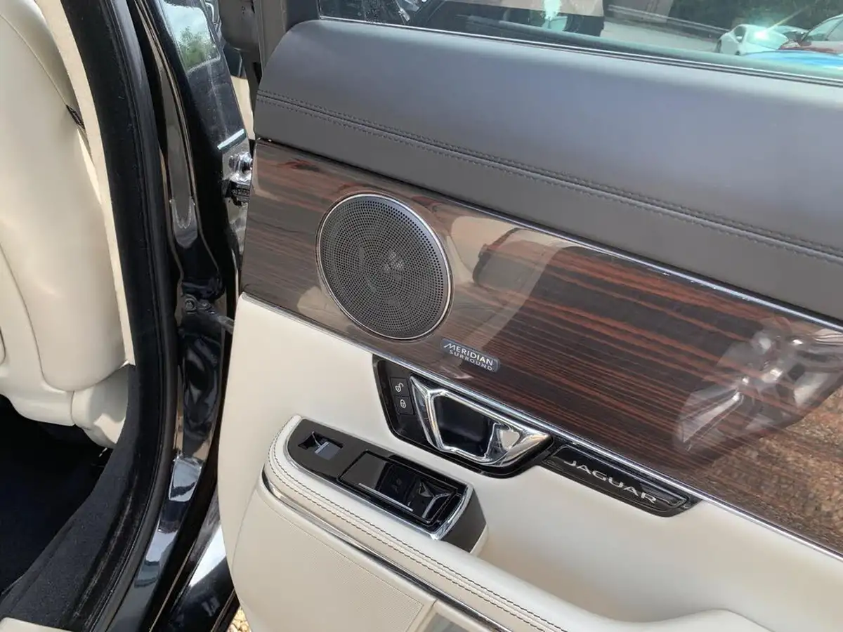 2015-jaguar-xj-series-30td-xj-portfolio-swb-auto-big-54