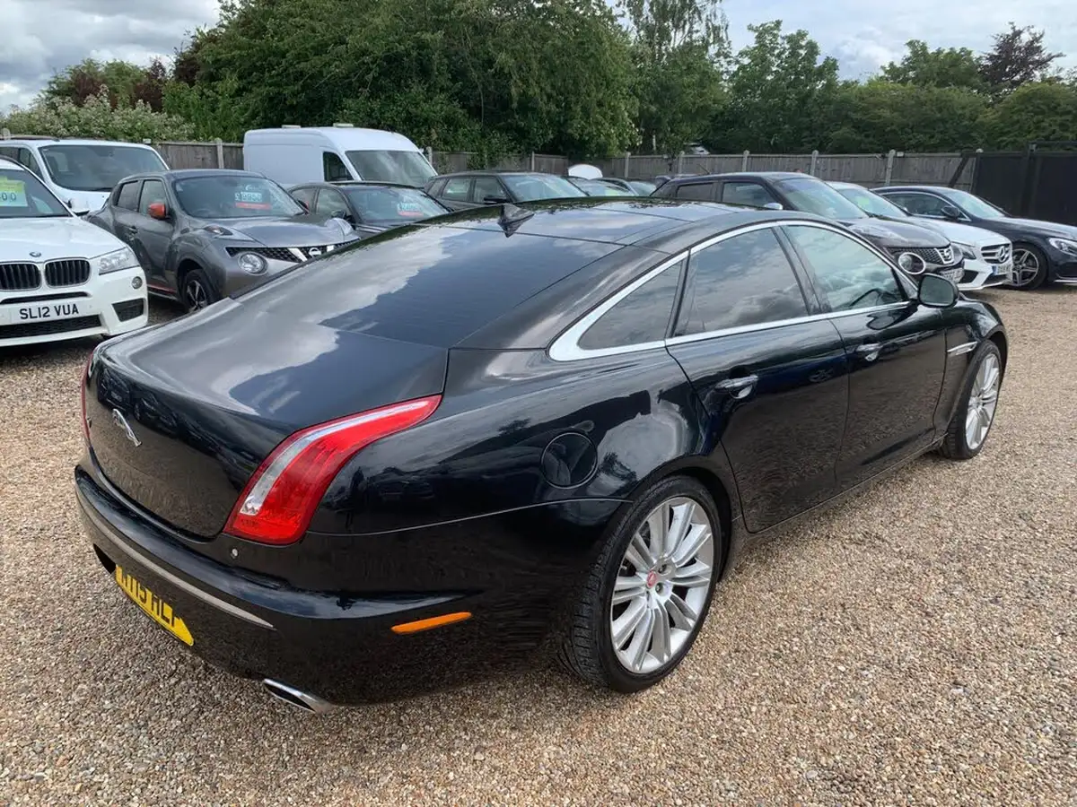 2015-jaguar-xj-series-30td-xj-portfolio-swb-auto-big-6