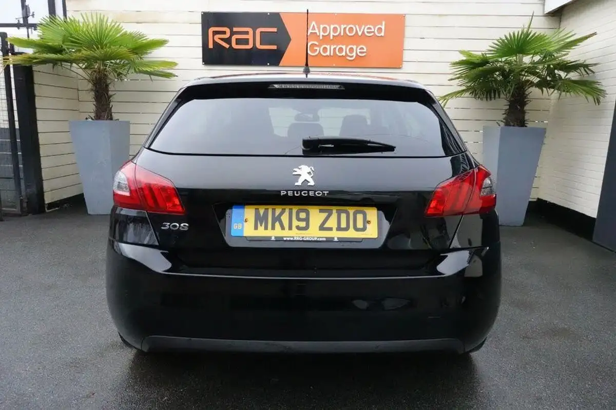 2019-peugeot-308-12-puretech-allure-110bhp-big-2
