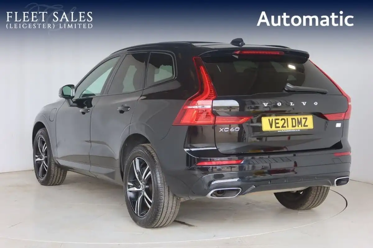 2021-volvo-xc60-20-t6-r-design-340bhp-big-3