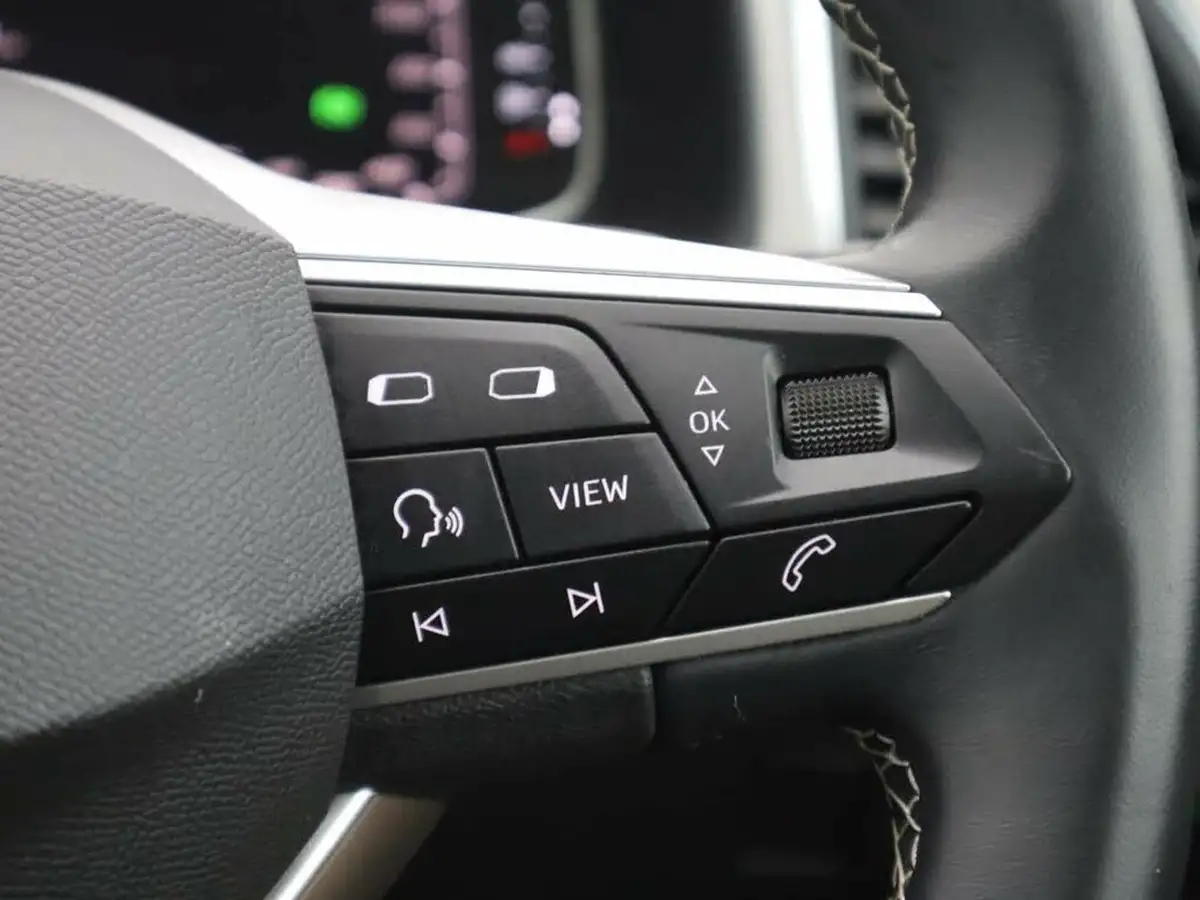 2023-seat-ateca-15-ecotsi-xperience-lux-dsg-big-33