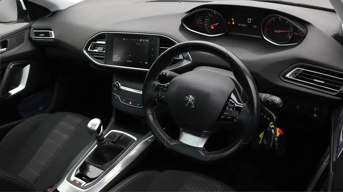 2018-peugeot-308-sw-15-bluehdi-allure-15-bluehdi-big-9