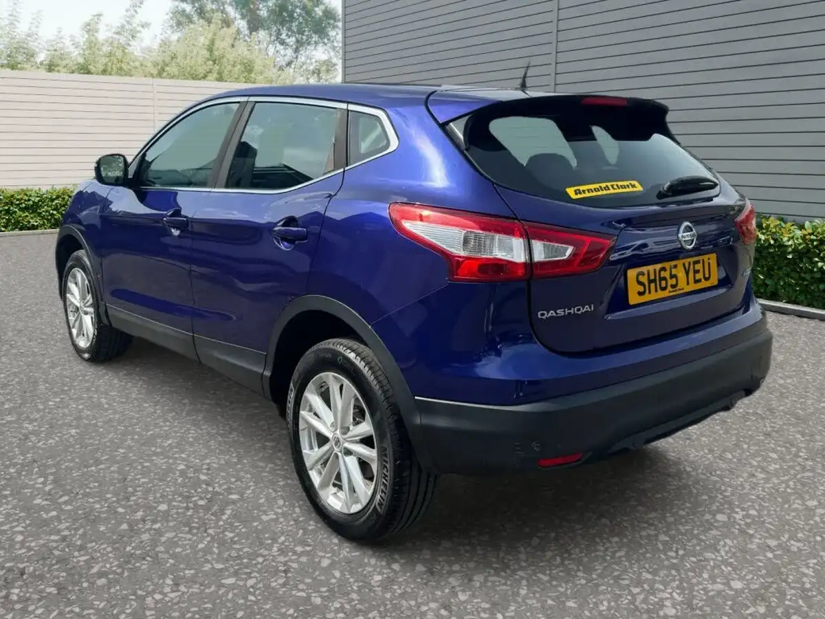 2015-nissan-qashqai-15dci-acenta-smart-vision-pack-big-5