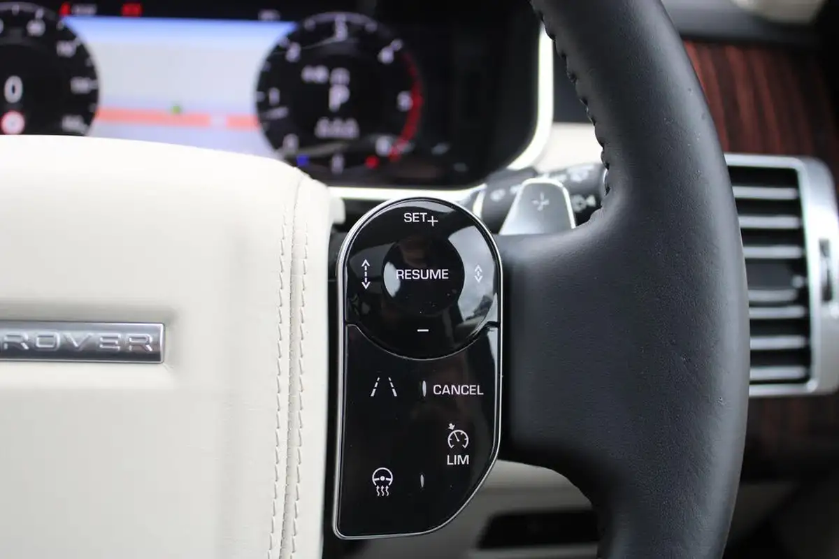 2019-land-rover-range-rover-30-sdv6-autobiography-big-32