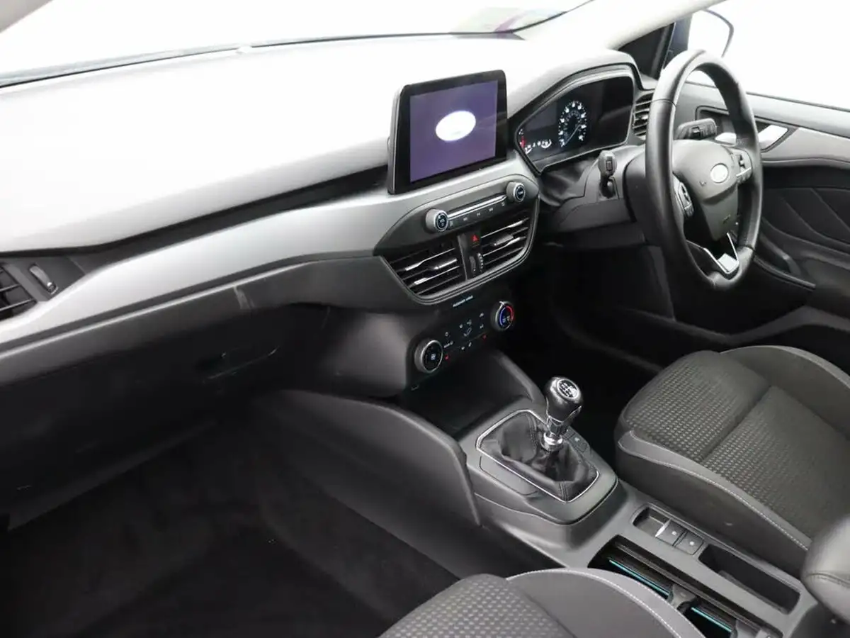 2022-ford-focus-10t-trend-hatchback-big-10