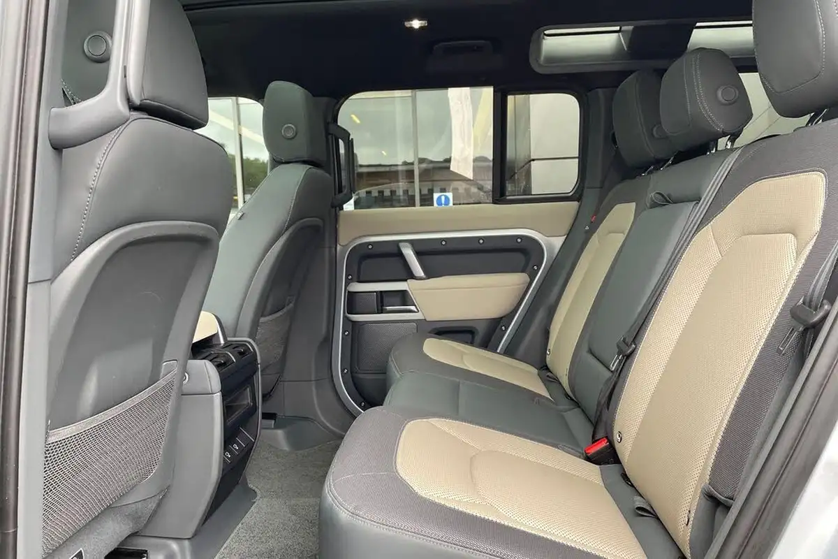 2022-land-rover-110-defender-30-d250-x-dynamic-se-big-38