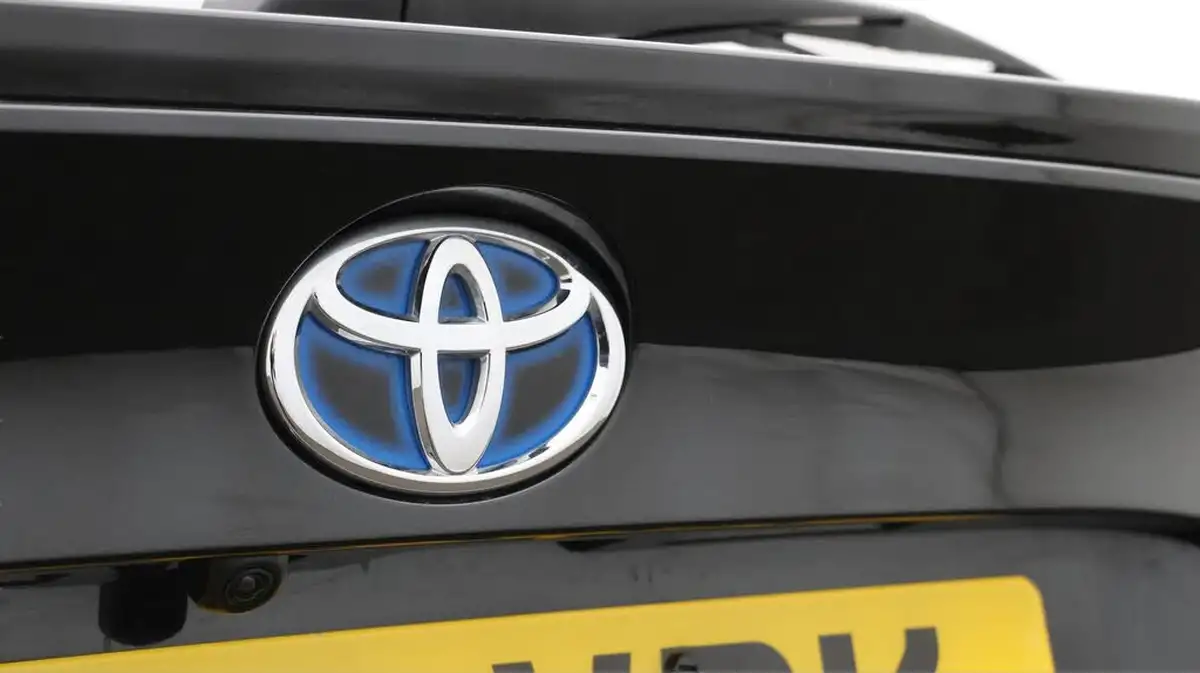 2022-toyota-c-hr-20-vvt-i-design-big-20