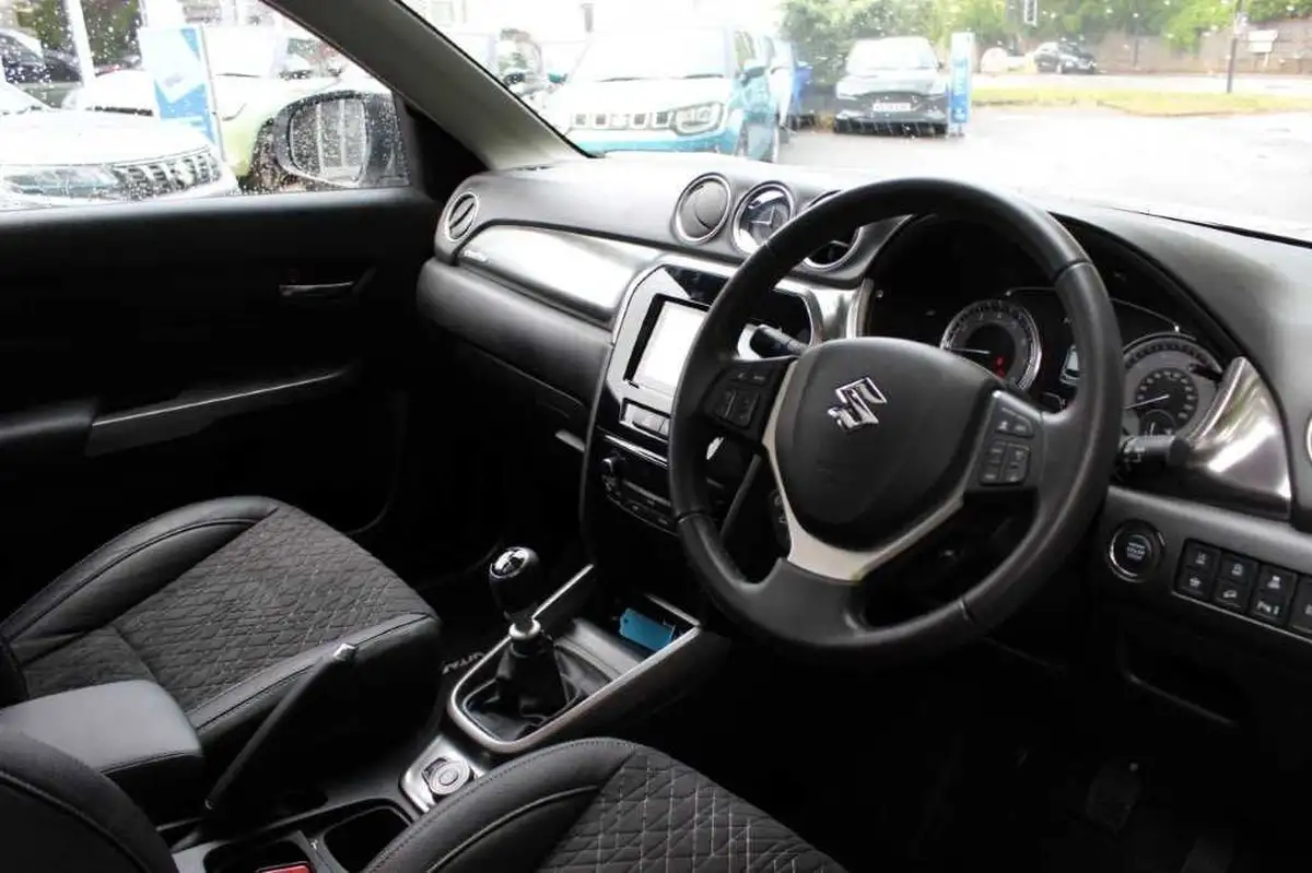 2022-suzuki-vitara-14-boosterjet-sz5-allgrip-big-30