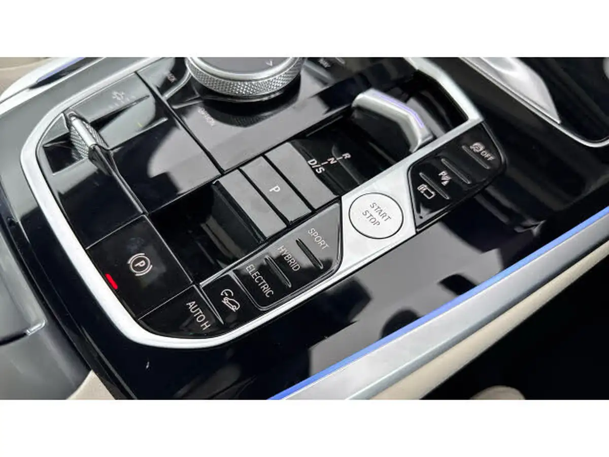 2025-bmw-x5-30-xdrive-50e-m-sport-big-36