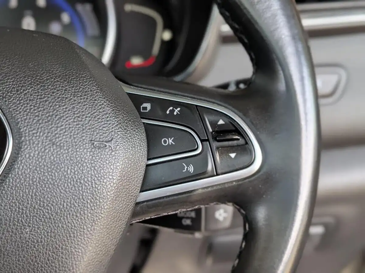 2018-renault-kadjar-12-tce-signature-nav-1197cc-edc-auto-big-42