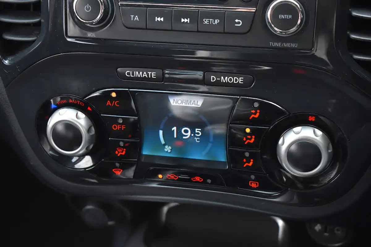 2011-nissan-juke-16-acenta-16v-1598cc-big-14