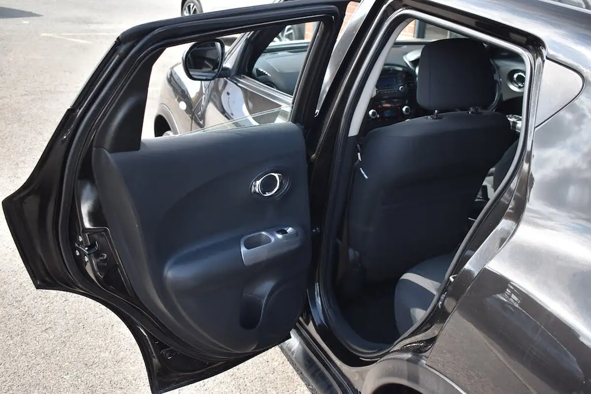 2011-nissan-juke-16-acenta-16v-1598cc-big-38