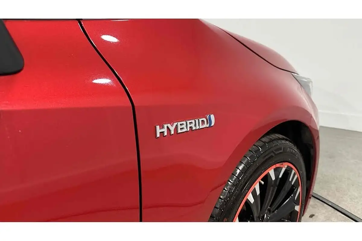 2020-toyota-corolla-18-vvt-i-gr-sport-17in-alloy-wheelstrk-touring-sports-big-16