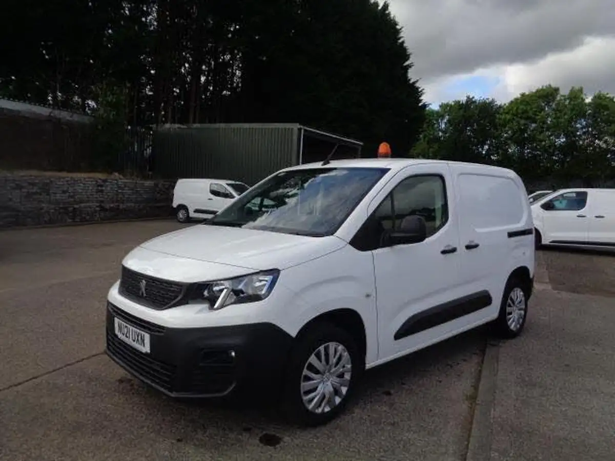 2021-peugeot-partner-15-bluehdi-1000-professional-100ps-eu6dt-panel-big-7
