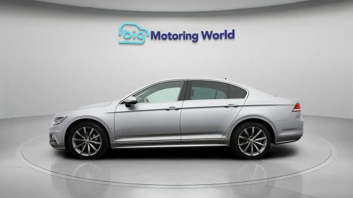 2019-volkswagen-passat-20tdi-r-line-150ps-scr-saloon-4d-big-4