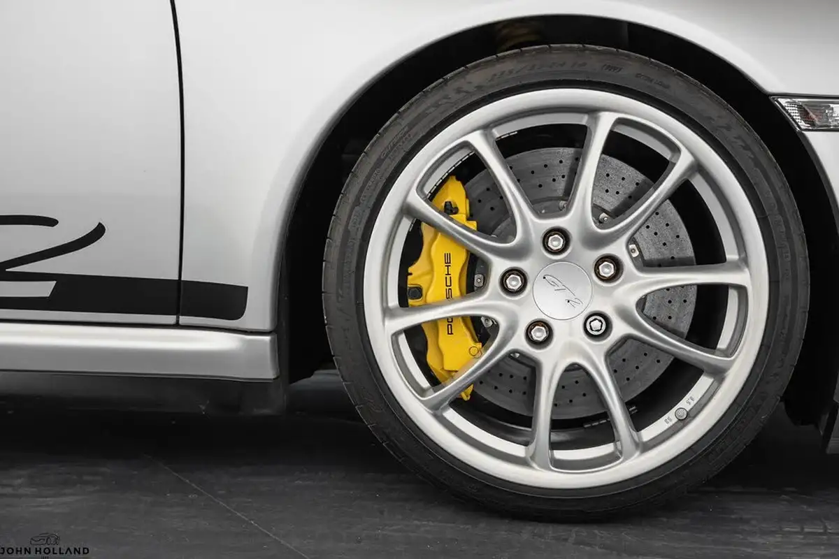 2008-porsche-911-36-gt2-big-3