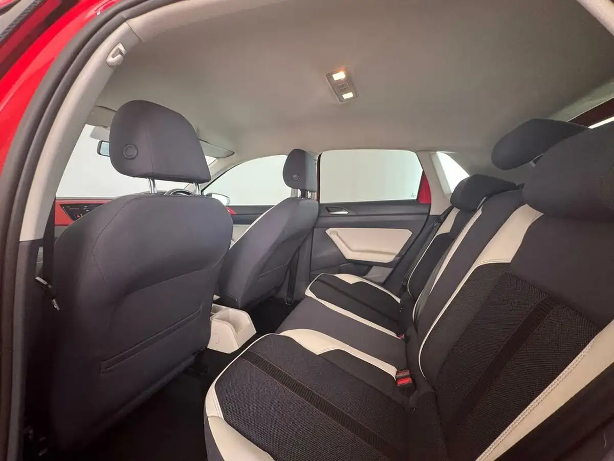 2020-volkswagen-polo-10-beats-80ps-big-10