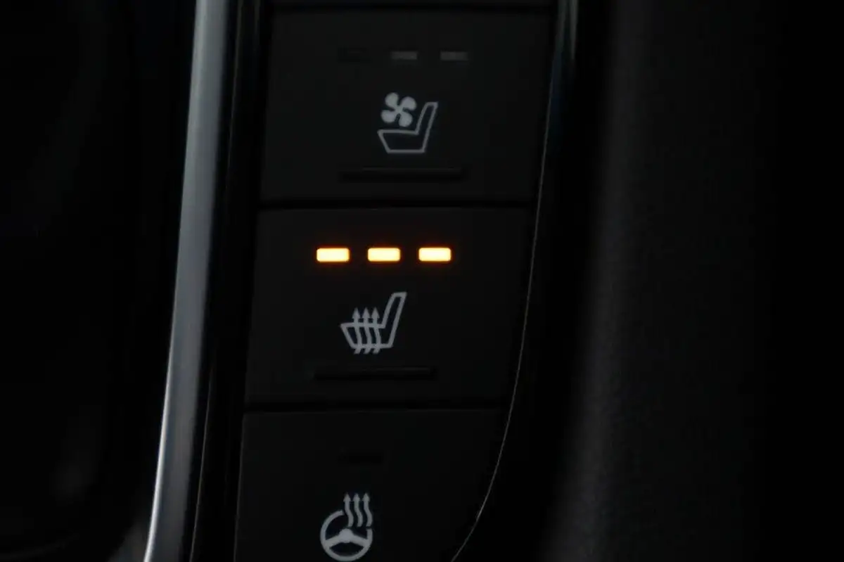 2021-hyundai-ioniq-16-gdi-premium-se-hybrid-big-22
