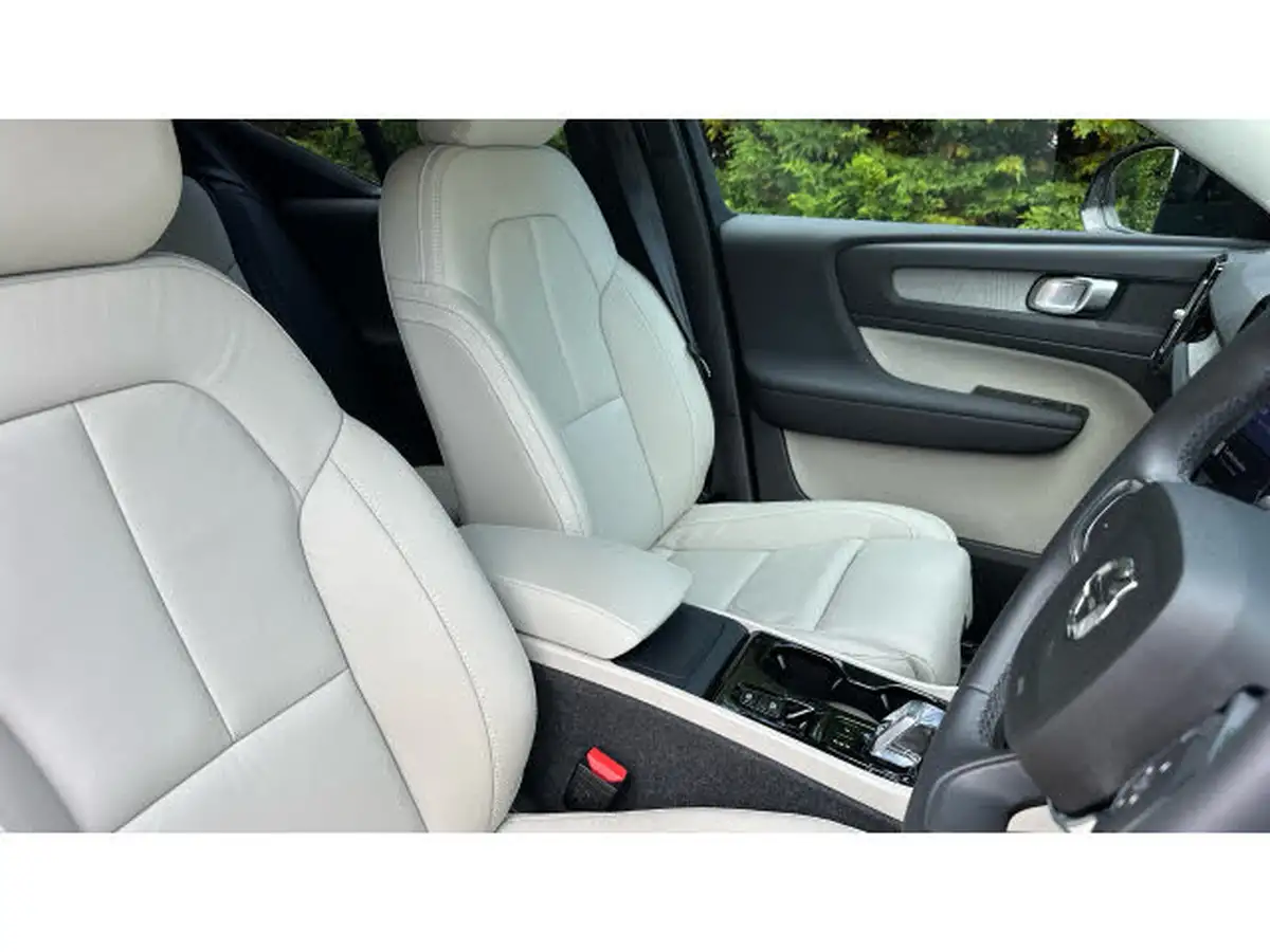2023-volvo-xc40-20-b4-plus-awd-big-8