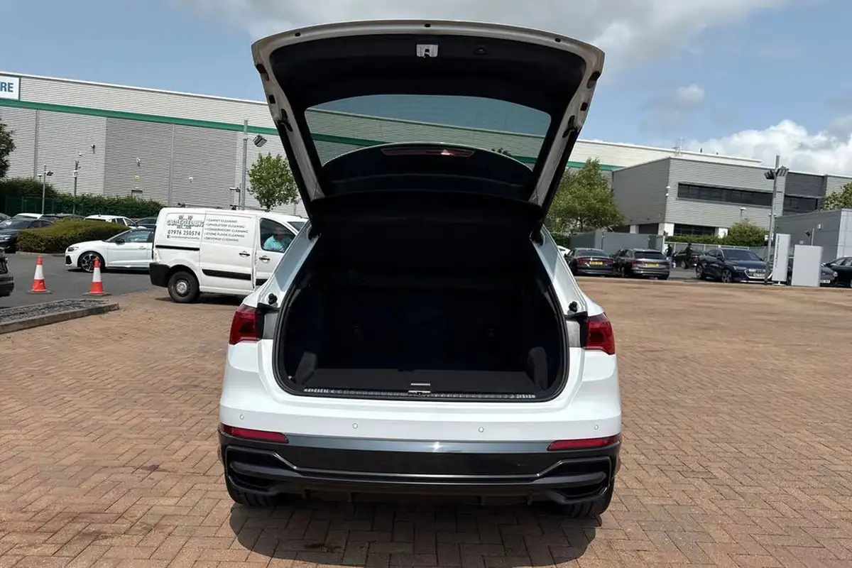2022-audi-q3-15-35-tfsi-black-edition-codcomfort-sound-pack-station-wagon-big-38