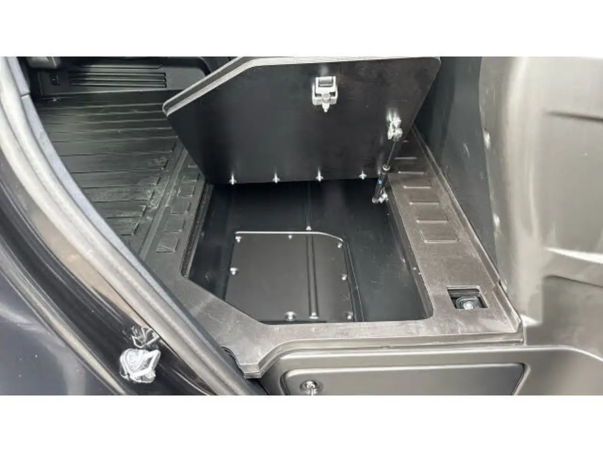 2024-land-rover-110-defender-30-d300-hard-top-x-dynamic-hse-110-big-42