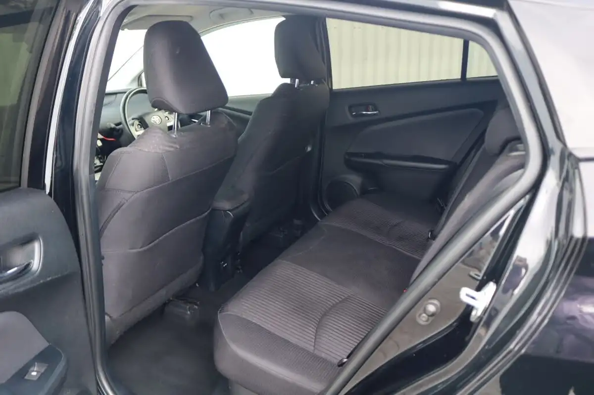 2018-toyota-prius-18-vvt-i-active-ss-big-17