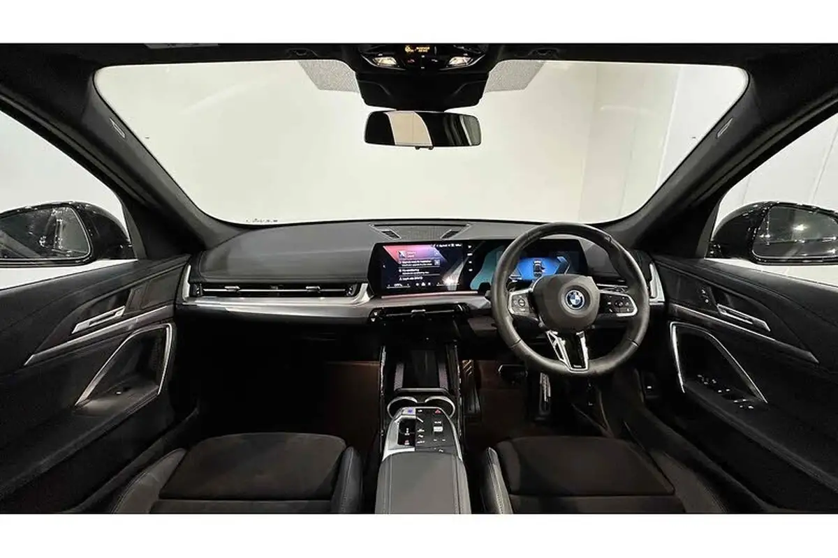 2024-bmw-ix1-e-edrive20-m-sport-big-1