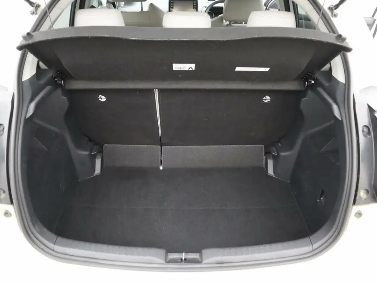 2022-toyota-yaris-15-vvt-i-excel-big-8