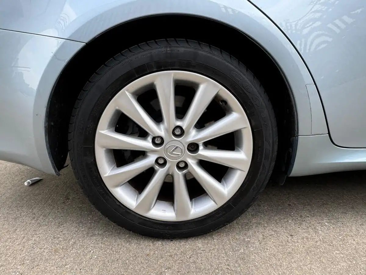 2010-lexus-is-250-25-se-i-dab-saloon-4d-auto-big-11