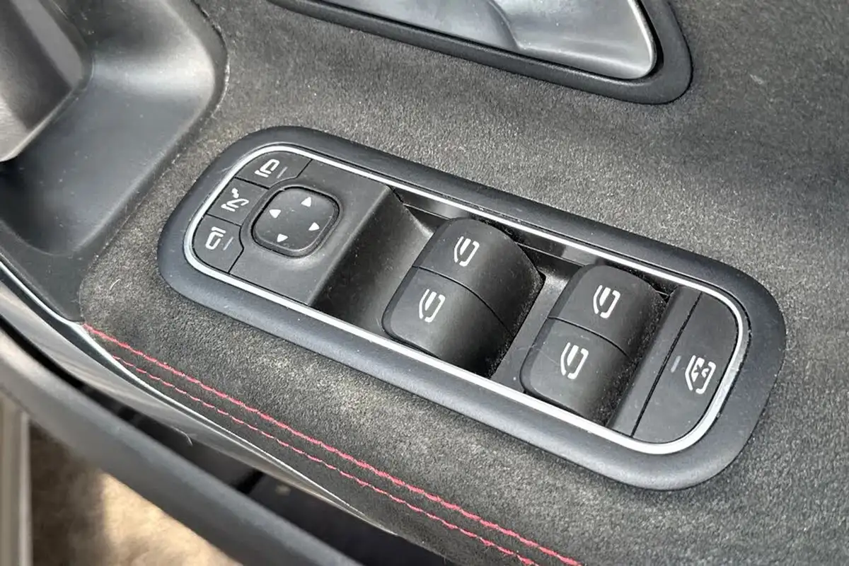 2019-mercedes-benz-a-class-13-a200-amg-line-premium-hatchback-5d-7g-dct-big-43
