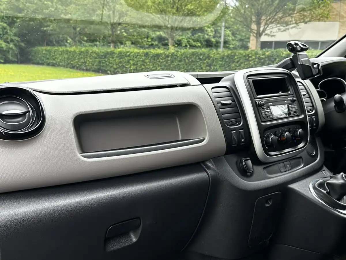 2017-renault-trafic-16dci-sl27-125-formula-edition-big-36