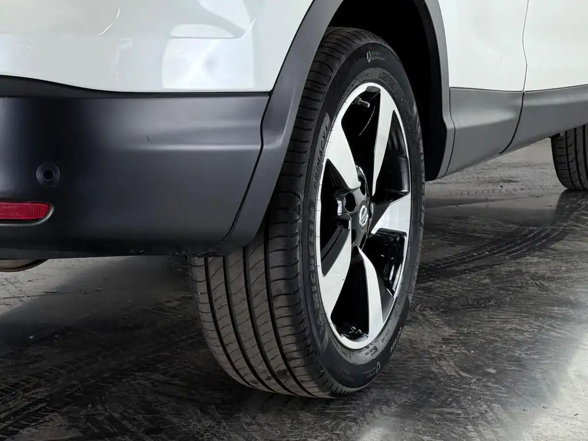 2016-nissan-qashqai-12-dig-t-n-connecta-xtronic-cvt-big-11