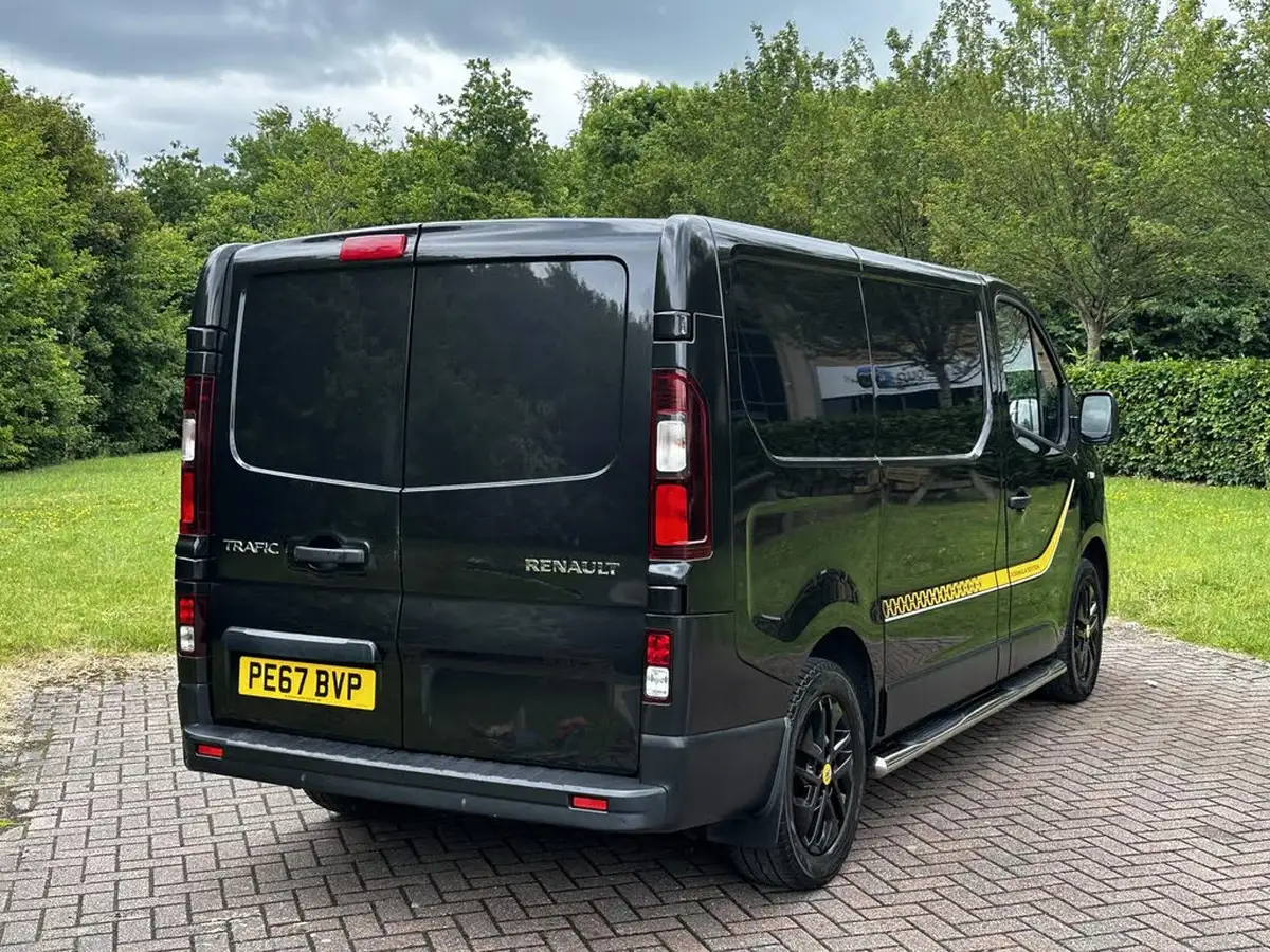 2017-renault-trafic-16dci-sl27-125-formula-edition-big-12