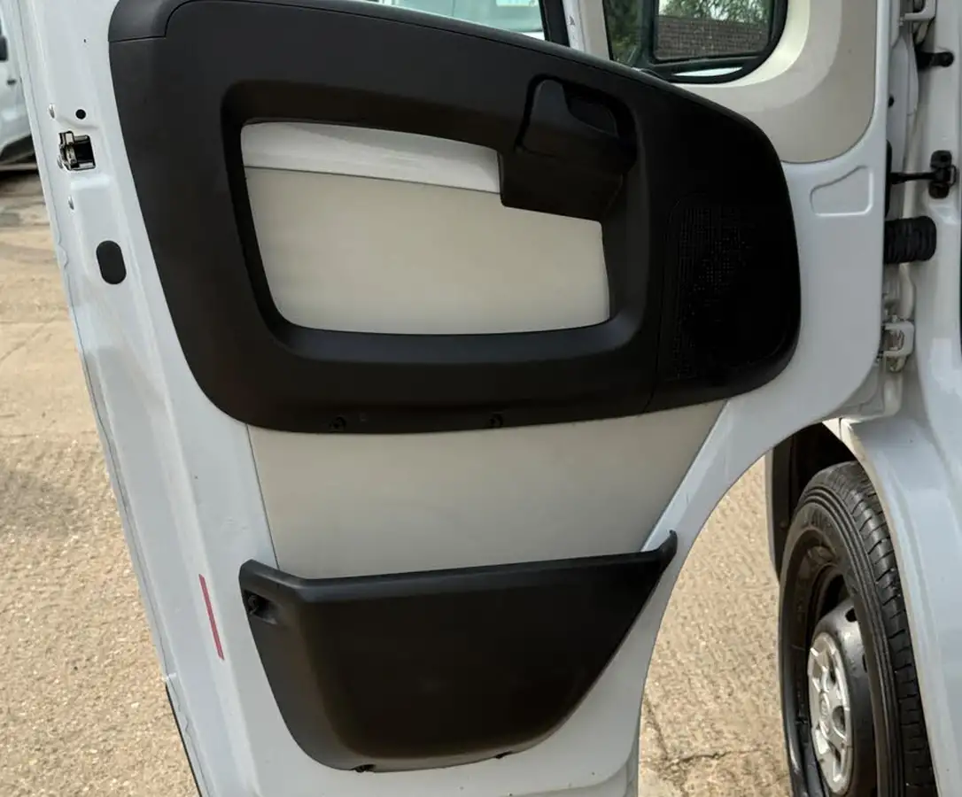 2017-fiat-ducato-20td-35-lh2-panel-big-35