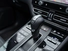 2022-porsche-macan-20-small-15