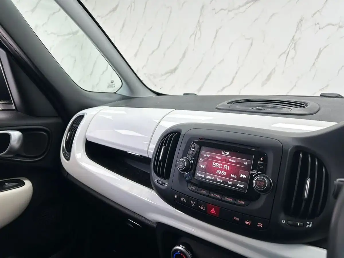 2015-fiat-500l-16multijet-trekking-105bhp-big-13
