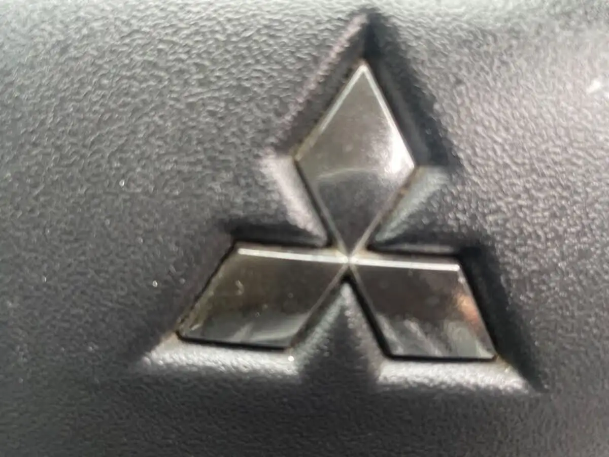2015-mitsubishi-outlander-20-gx4h-phev-big-53