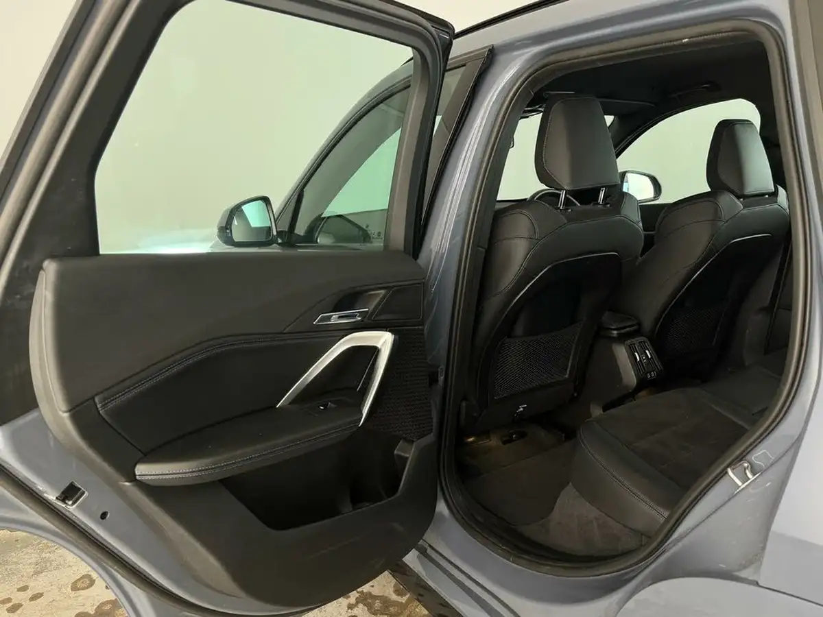 2024-bmw-ix1-e-edrive20-m-sport-big-27