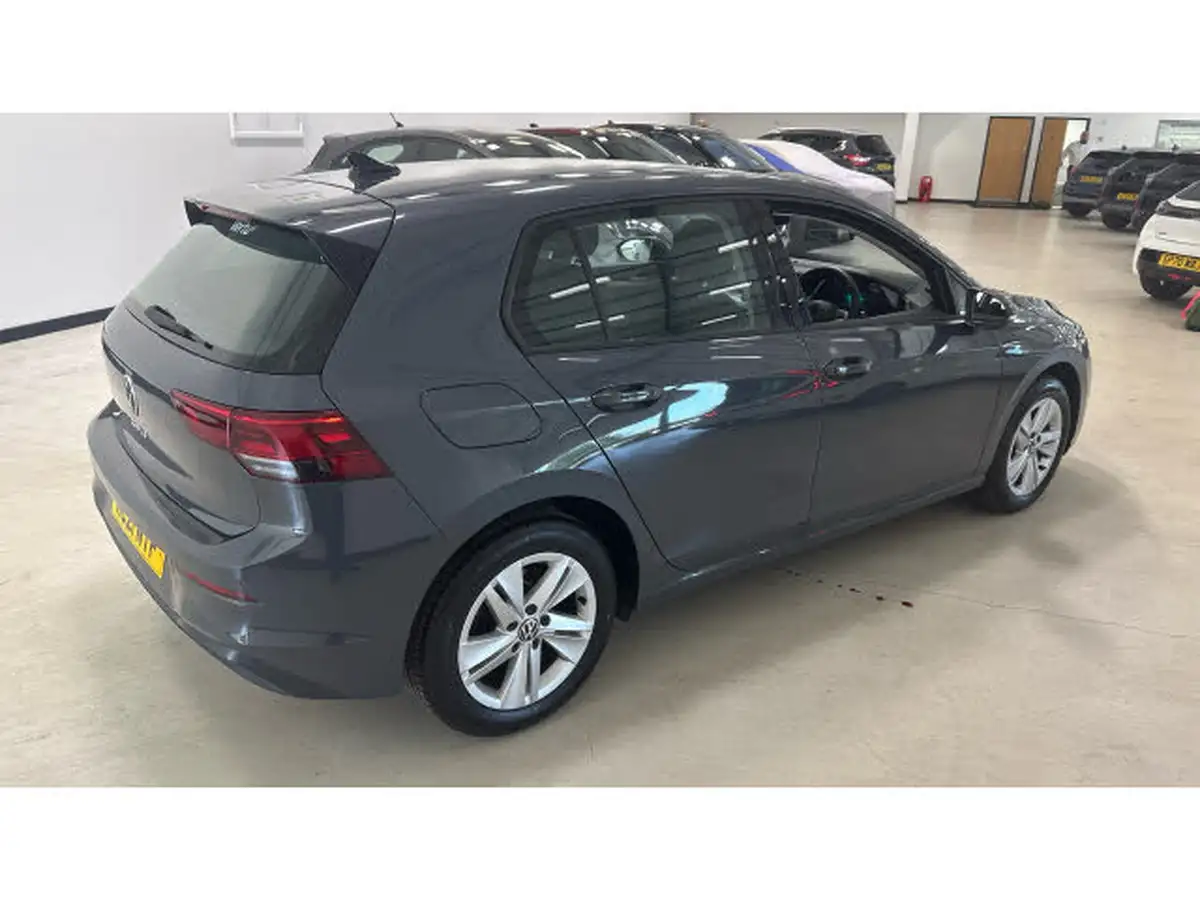 2021-volkswagen-golf-15-tsi-life-130ps-hatchback-big-26