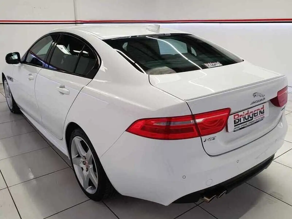 2018-jaguar-xe-20d-r-sport-180ps-1999cc-auto-big-3