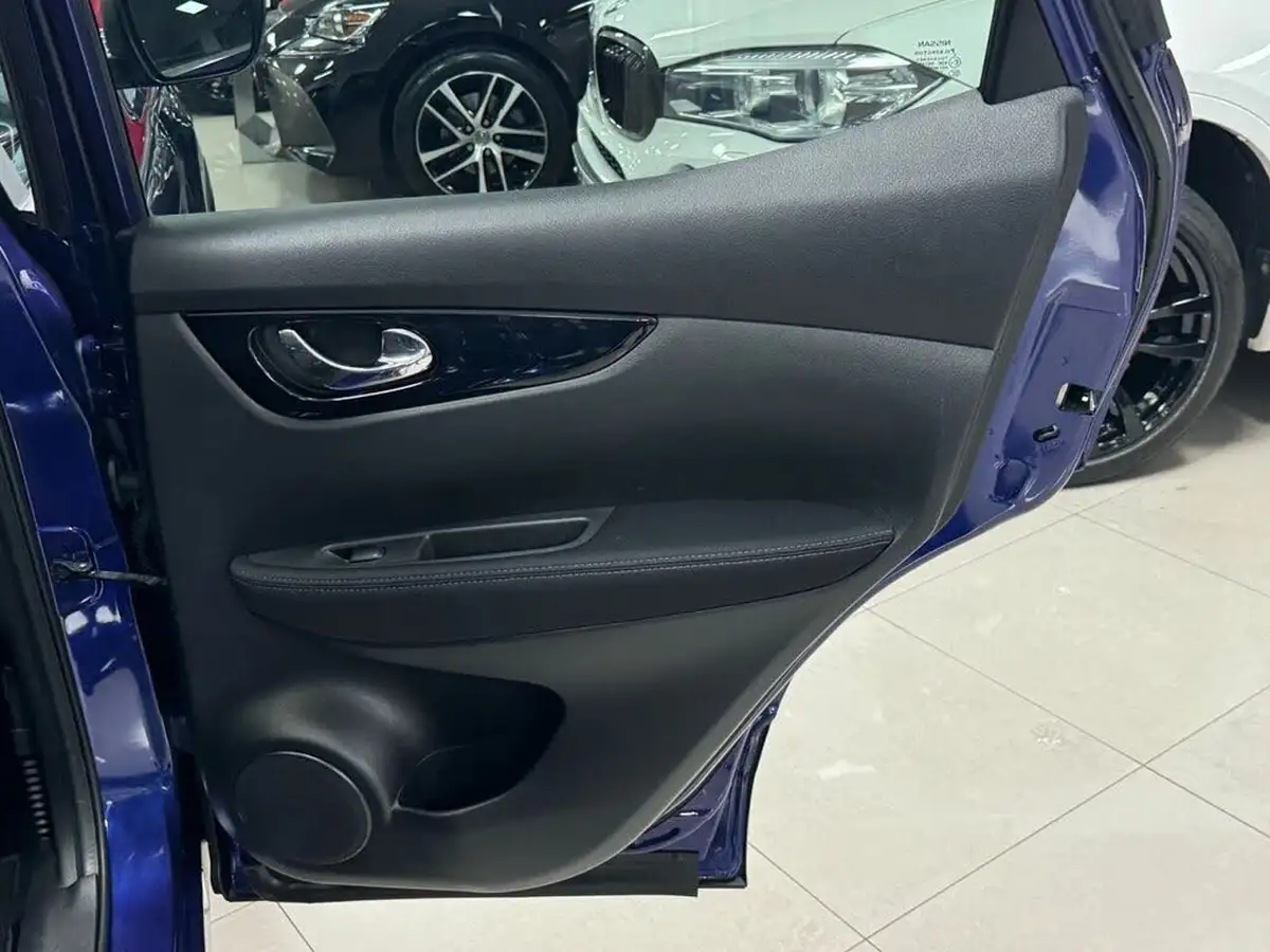 2014-nissan-qashqai-12-acenta-premium-big-32