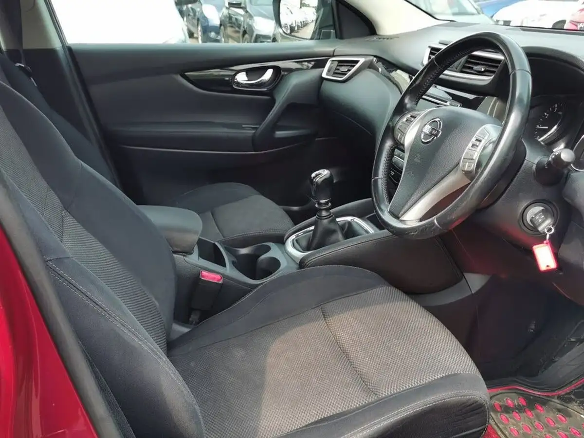 2014-nissan-qashqai-12-acenta-smart-vision-pack-big-9